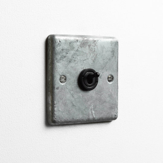 Galvanised 1 Gang Intermediate Toggle Switch